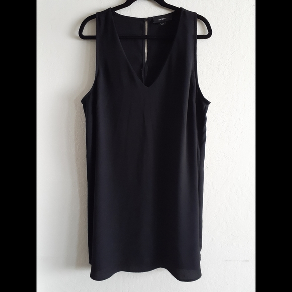 Black V-Neck Dress - Picture 1 of 4